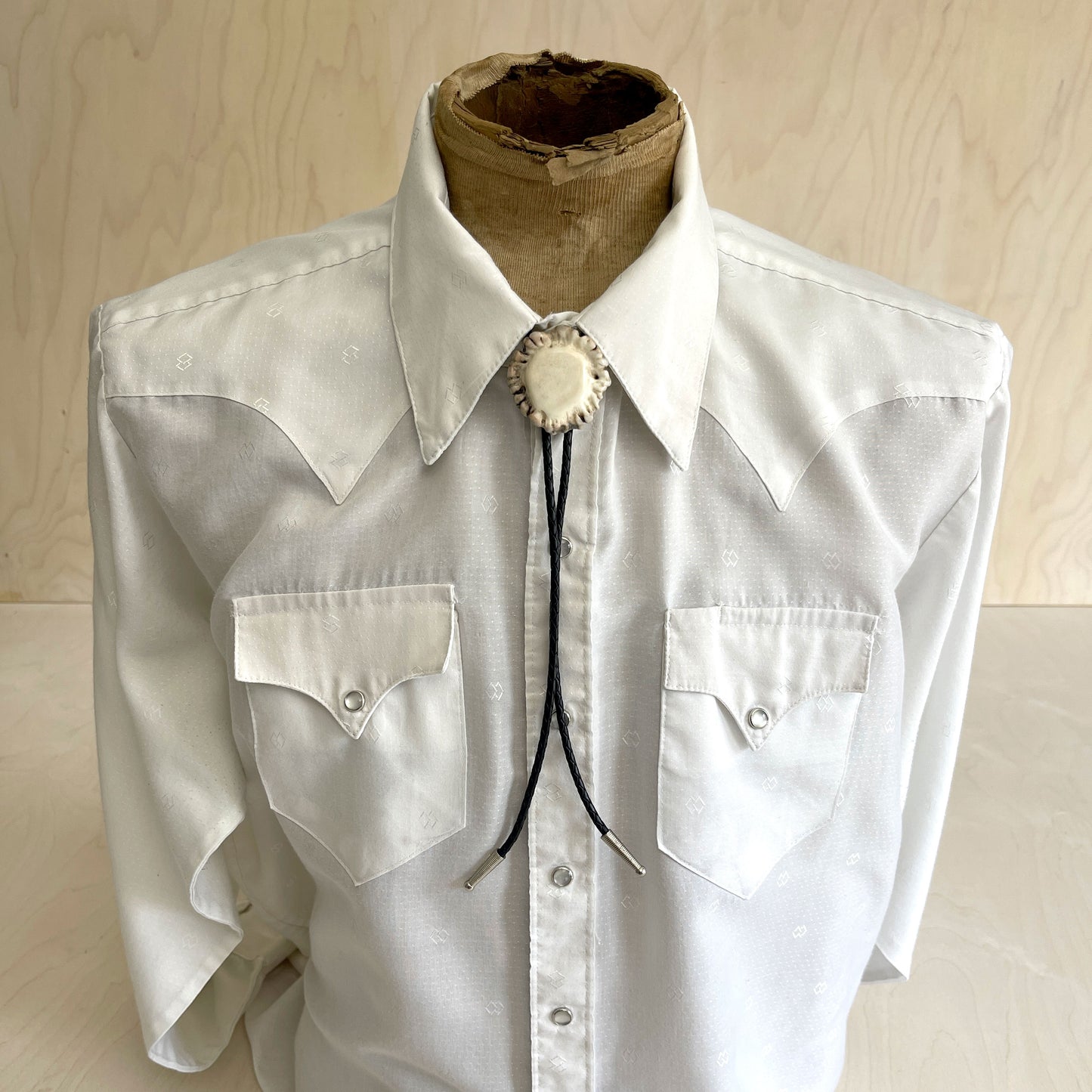Bolo Tie - Deer Antler Rosette