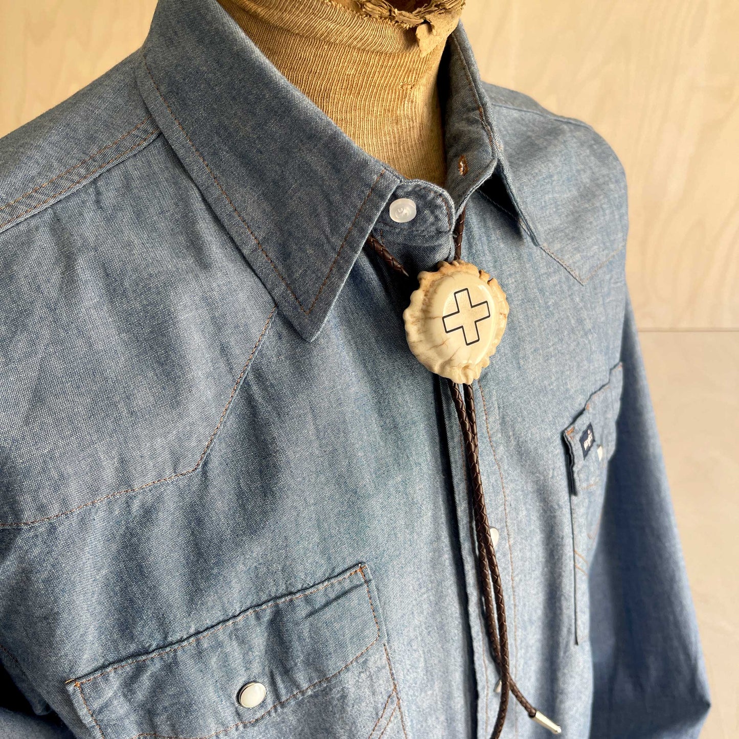 Bolo Tie - Deer Antler Rosette - Custom Laser Etched