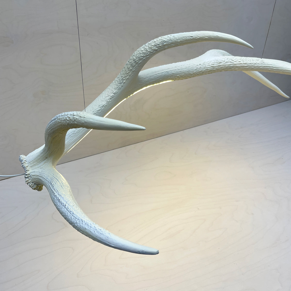 Elk Antler Linear Suspension - White